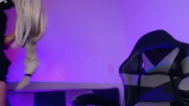 GwenHazel online show from November 24, 11:21 am