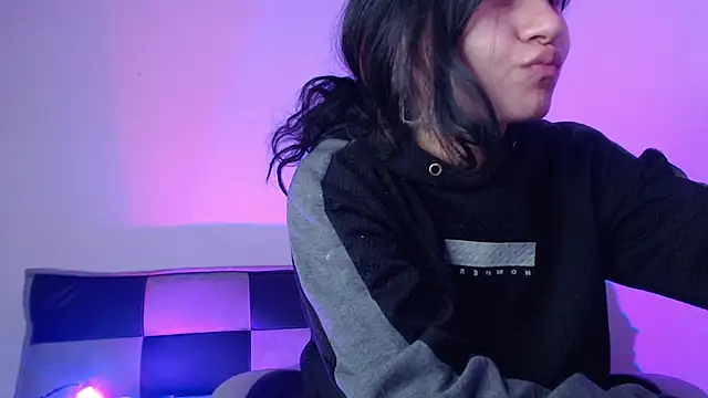 GwenHazel online show from November 26, 11:21 am