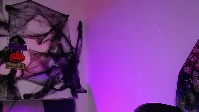 GwenHazel online show from October 30, 12:14 pm