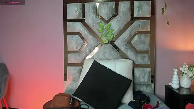 Electra Gosselin online show from July 1, 1:28 am