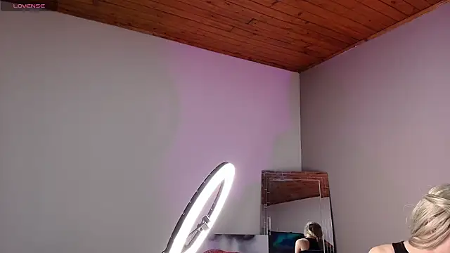 Electra Gosselin online show from October 31, 3:14 am