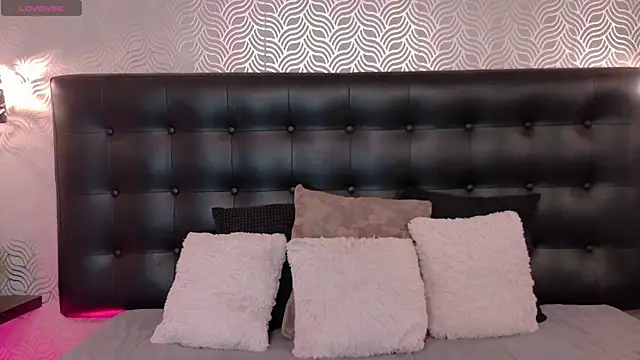 NaiaraMasson  online show from April 13, 12:20 pm