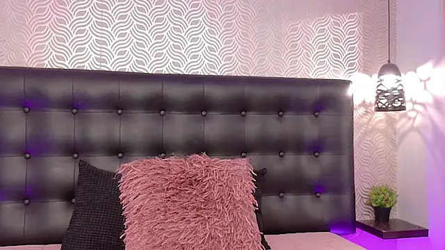 Snapshot of NaiaraMasson_ chatting on July 10, 11:54 am NaiaraMasson online show from July 10, 11:54 am