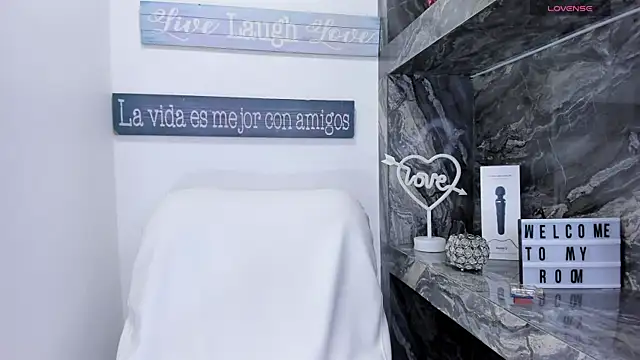 foxy zoe online show from October 29, 6:18 pm