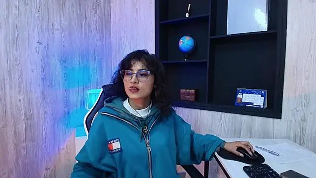 LilyRouset online show from October 1, 1:37 pm