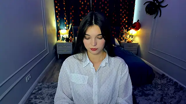 Snapshot of DivineAmour chatting on October 12, 5:31 am DivineAmour online show from October 12, 5:31 am
