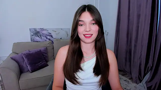 DivineAmour online show from December 4, 12:15 pm