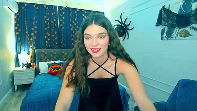 Snapshot of DivineAmour chatting on October 14, 12:50 pm DivineAmour online show from October 14, 12:50 pm