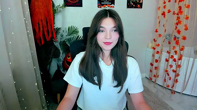 Snapshot of DivineAmour chatting on October 16, 12:35 pm DivineAmour online show from October 16, 12:35 pm