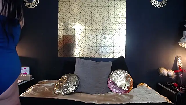 kinky momm online show from April 20, 3:35 pm