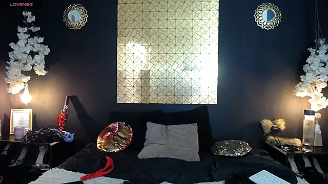 kinky momm online show from October 29, 1:54 pm