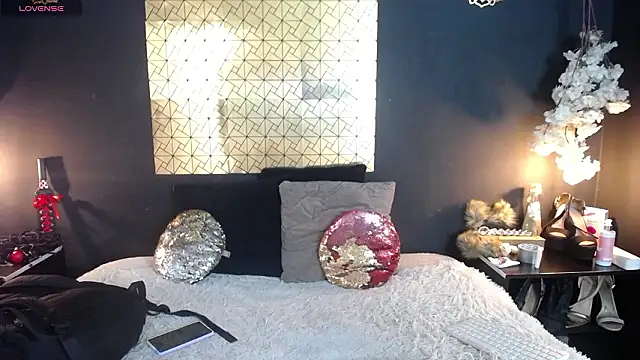 kinky momm online show from February 18, 2:57 pm