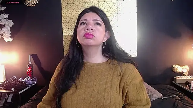 kinky momm online show from December 5, 1:21 pm