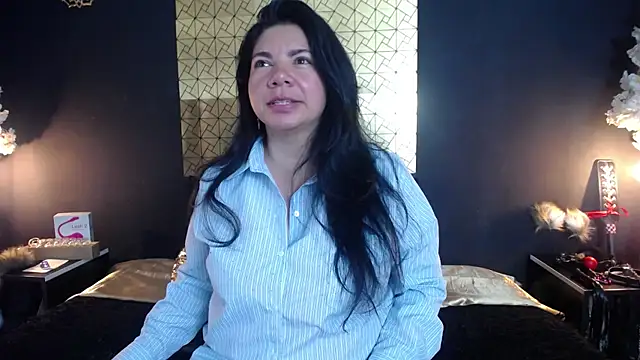 kinky momm online show from April 19, 4:30 pm