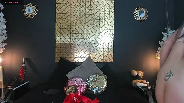 Snapshot of kinky_momm chatting on September 12, 1:11 pm kinky momm online show from September 12, 1:11 pm
