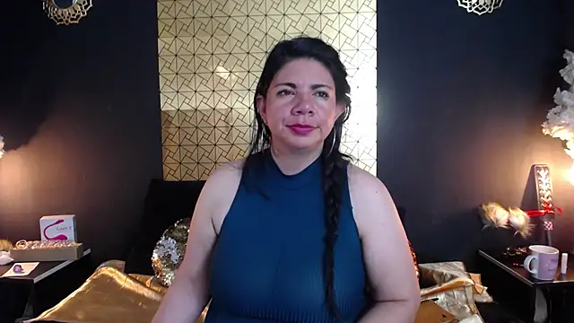 kinky momm online show from April 16, 9:39 pm