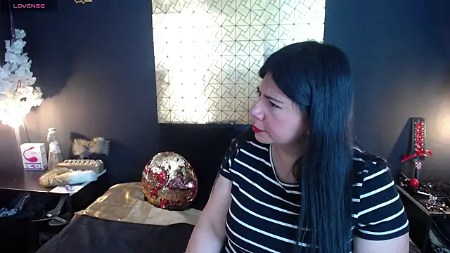 kinky momm online show from March 23, 4:29 pm