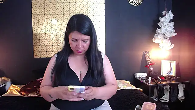 kinky momm online show from May 8, 6:45 pm