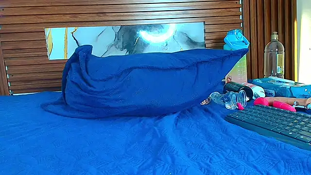 Snapshot of Evelin_thompsson chatting on November 29, 3:17 am Evelin thompsson online show from November 29, 3:17 am