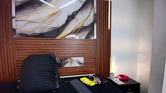 Snapshot of Evelin_thompsson chatting on October 18, 3:08 am Evelin thompsson online show from October 18, 3:08 am