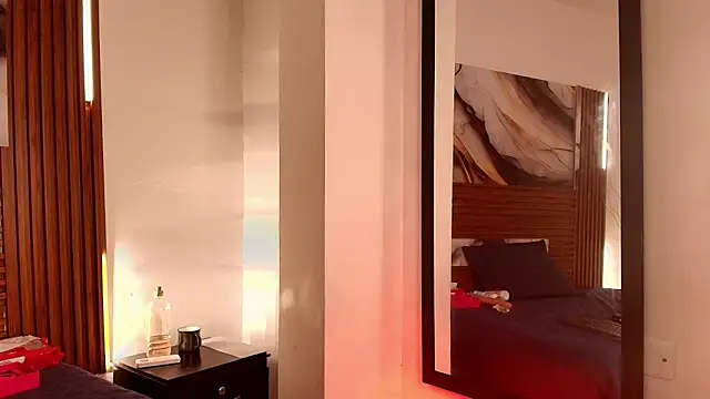 Snapshot of Evelin_thompsson chatting on October 28, 3:40 am Evelin thompsson online show from October 28, 3:40 am