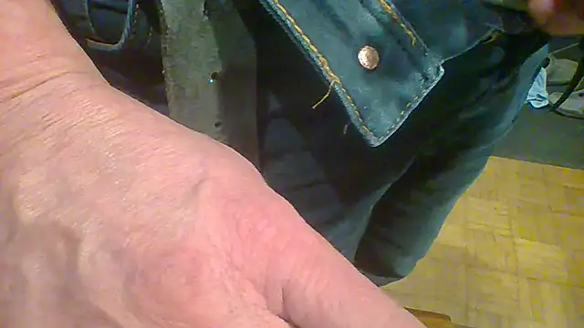 Snapshot of ludopz chatting on October 18, 3:52 am ludopz online show from October 18, 3:52 am