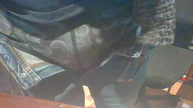 Snapshot of ludopz chatting on November 9, 3:32 am ludopz online show from November 9, 3:32 am