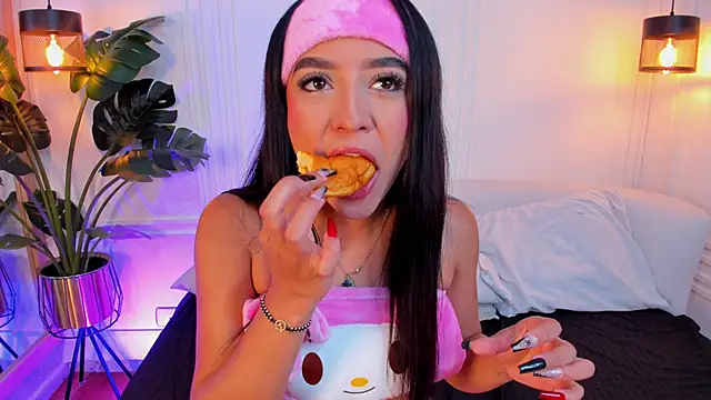 Dafne Hillss online show from October 29, 12:48 pm