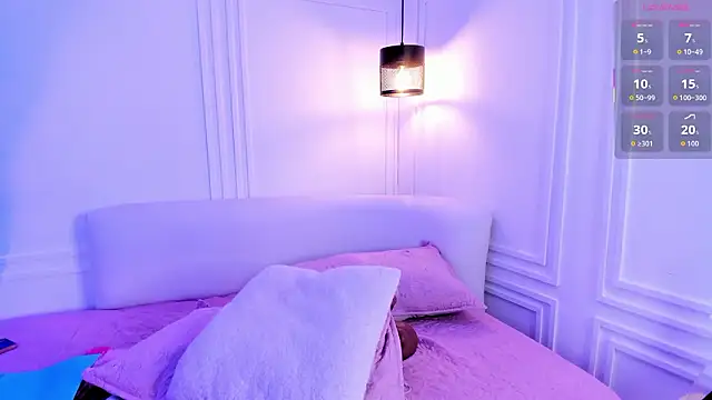 Dafne Hillss online show from March 12, 11:36 am