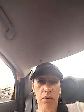 Shantey Laurent online show from November 18, 3:04 pm