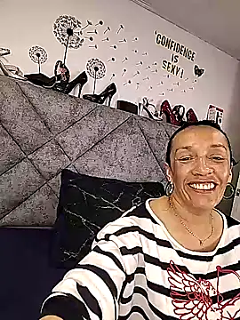 Shantey Laurent online show from March 13, 6:02 pm