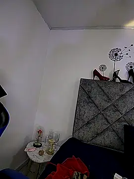 Shantey Laurent online show from January 6, 1:26 pm