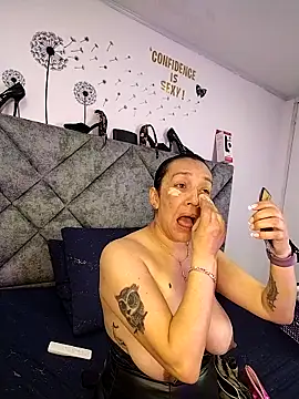 Shantey Laurent online show from February 22, 2:41 pm