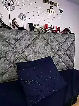 Shantey Laurent online show from April 12, 4:54 pm