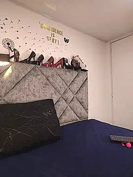 Snapshot of Shantey_Laurent chatting on July 11, 1:22 pm Shantey Laurent online show from July 11, 1:22 pm