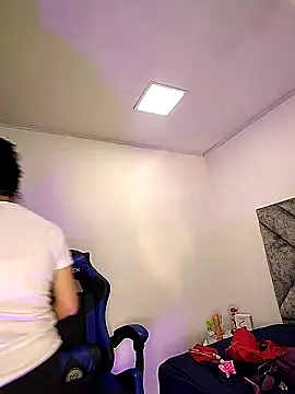 Shantey Laurent online show from December 5, 2:59 pm