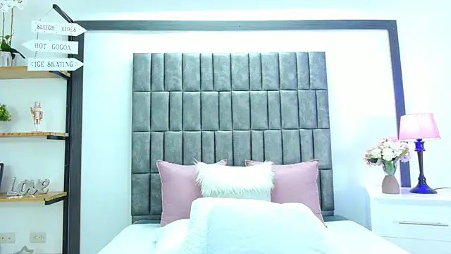 Skyler Fox  online show from January 10, 8:37 pm