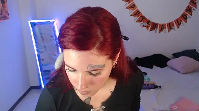 Snapshot of Maddy_Vicius19 chatting on October 30, 8:28 pm Maddy Vicius19 online show from October 30, 8:28 pm