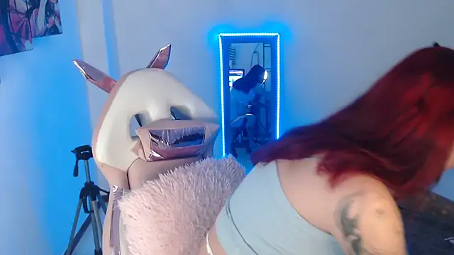 Snapshot of Maddy_Vicius19 chatting on November 10, 8:58 pm Maddy Vicius19 online show from November 10, 8:58 pm