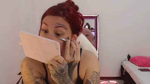 Snapshot of Maddy_Vicius19 chatting on October 6, 8:53 pm Maddy Vicius19 online show from October 6, 8:53 pm