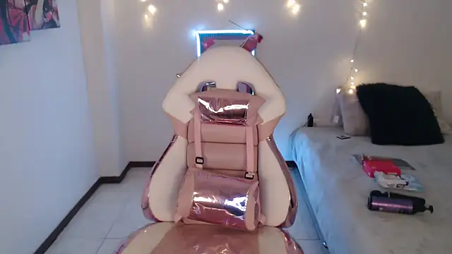 Maddy Vicius19 online show from February 19, 2:52 am