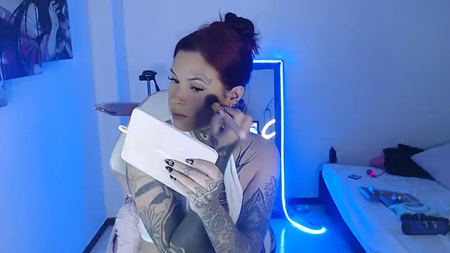 Snapshot of Maddy_Vicius19 chatting on November 12, 9:40 pm Maddy Vicius19 online show from November 12, 9:40 pm