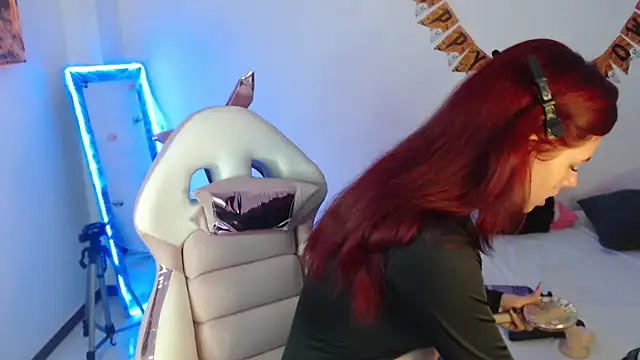 Snapshot of Maddy_Vicius19 chatting on October 27, 10:11 pm Maddy Vicius19 online show from October 27, 10:11 pm