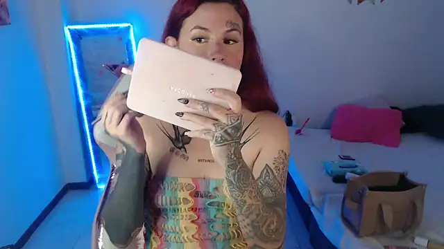 Snapshot of Maddy_Vicius19 chatting on October 22, 8:52 pm Maddy Vicius19 online show from October 22, 8:52 pm