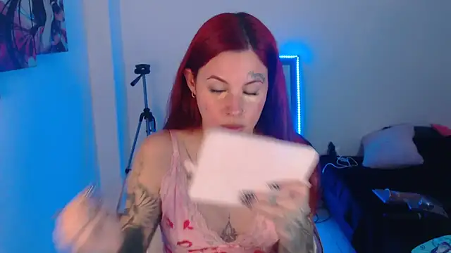 Snapshot of Maddy_Vicius19 chatting on November 20, 9:58 pm Maddy Vicius19 online show from November 20, 9:58 pm