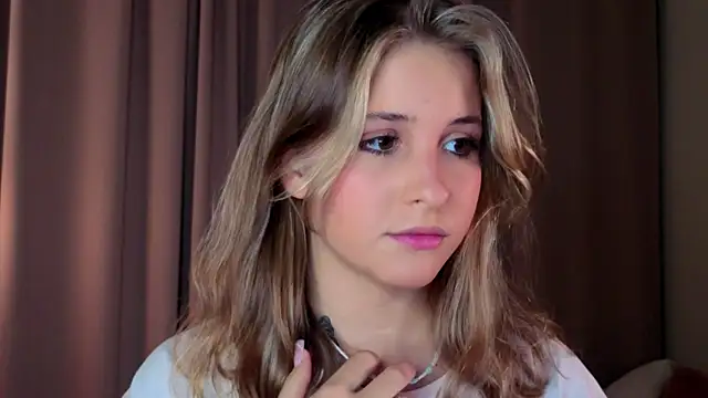 LoveSeekins online show from April 15, 7:07 pm