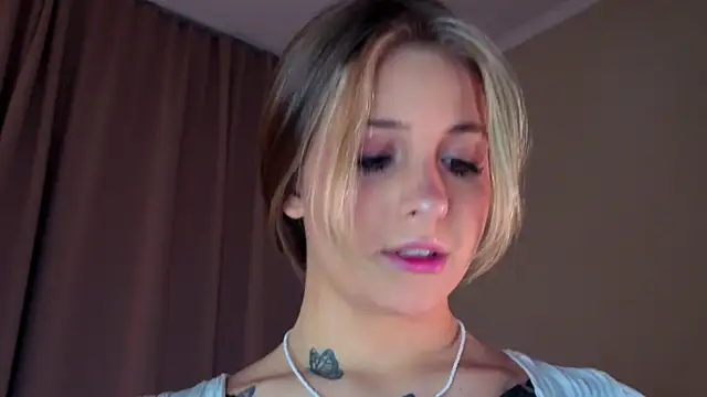 LoveSeekins online show from April 22, 7:09 pm