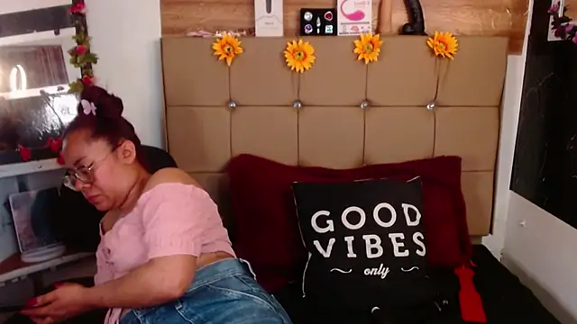 MIA  SPENCER online show from November 19, 6:30 pm