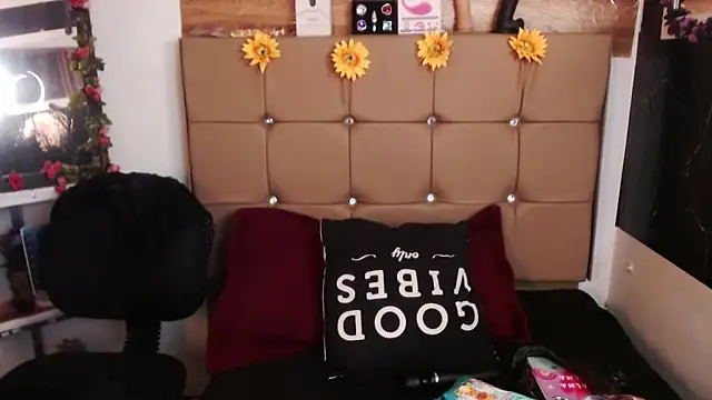 MIA  SPENCER online show from January 10, 5:08 pm