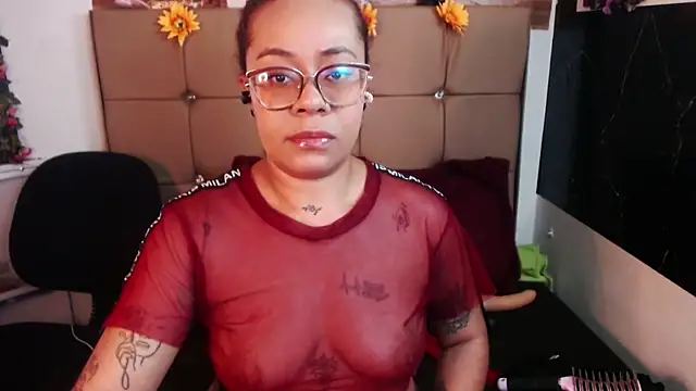 MIA  SPENCER online show from February 6, 6:15 pm